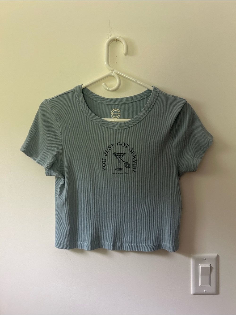Cropped Ribbed Tee with Cocktail Graphic - Blue